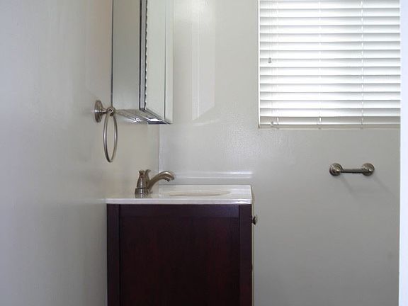 5th image of 777 Loma Ave APT 06