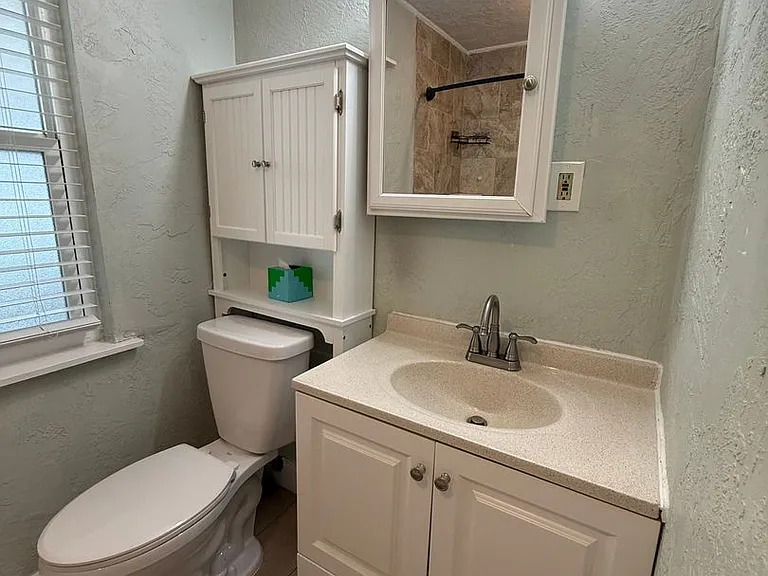 3833 Iris St N — Photo 20