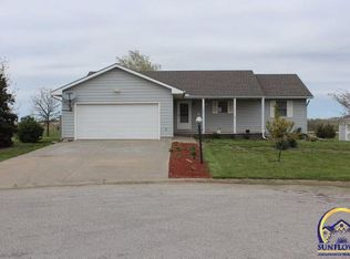 102 Kiowa St, Burlington, KS 66839