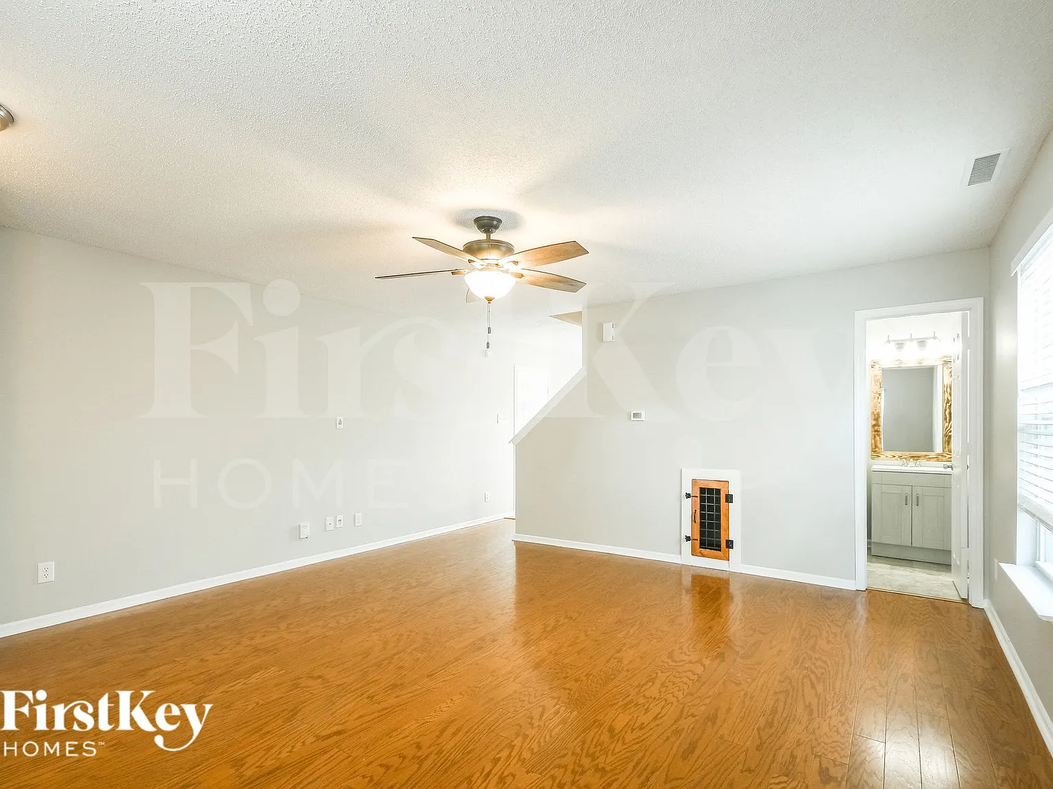 3 bed, 2.5 bath, 1408 sqft, $2,160 — Photo 4