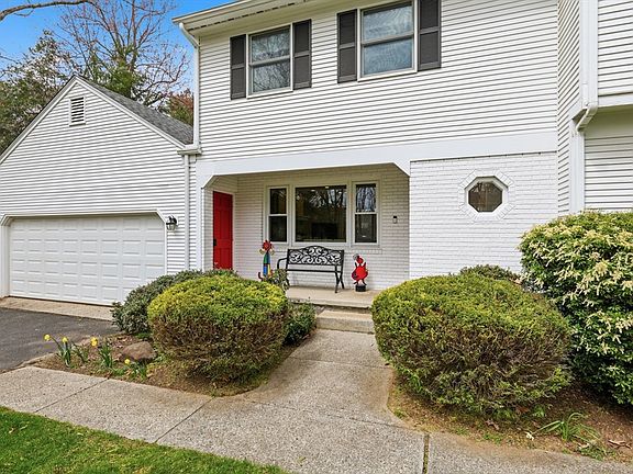 2nd image of 44 Canterbury Ln
