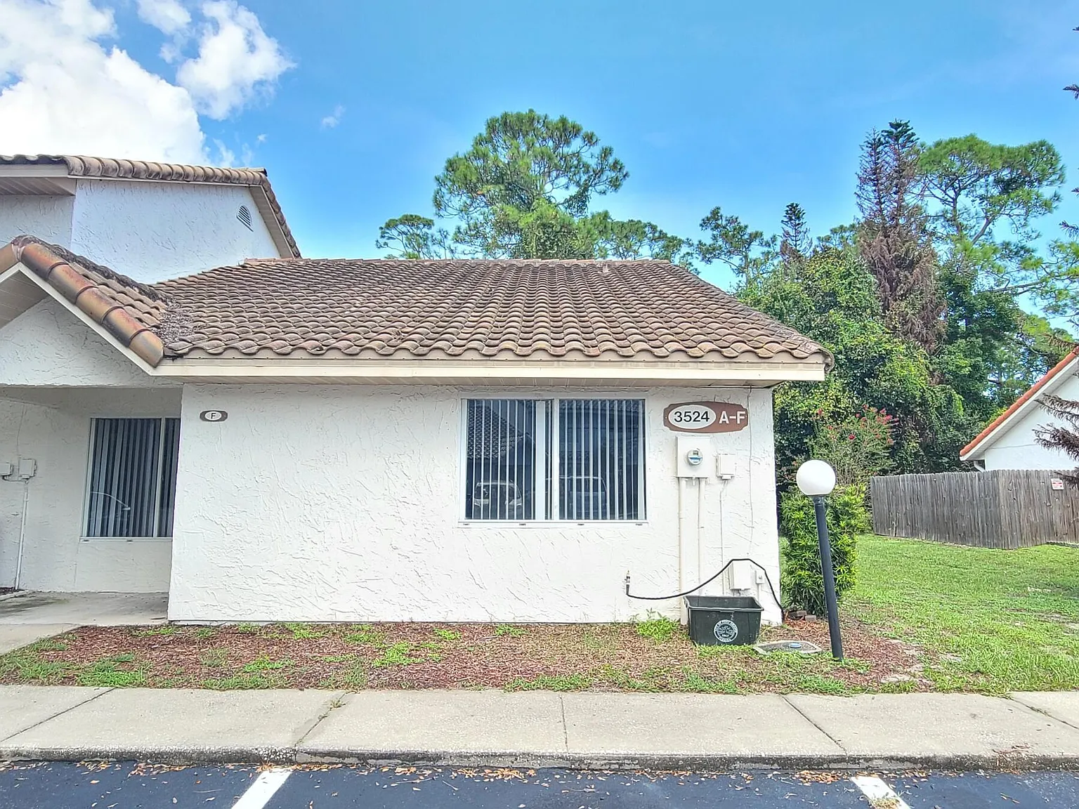3 bed, 2.0 bath, 1281 sqft, $2,000 — Photo 1