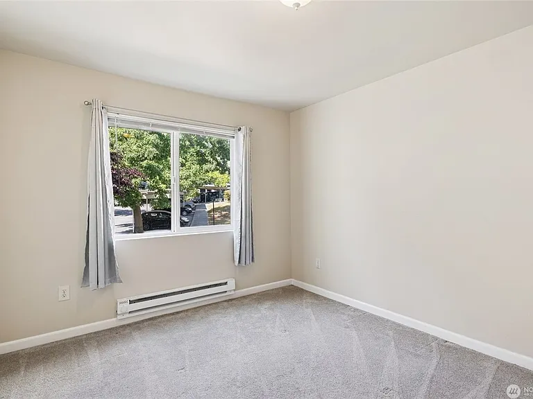 975 Aberdeen Ave NE #E301 — Photo 13