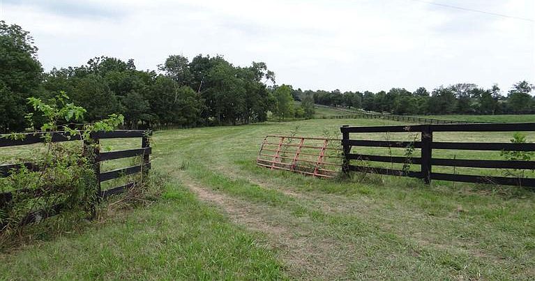 2nd image of 2691 Clintonville Rd