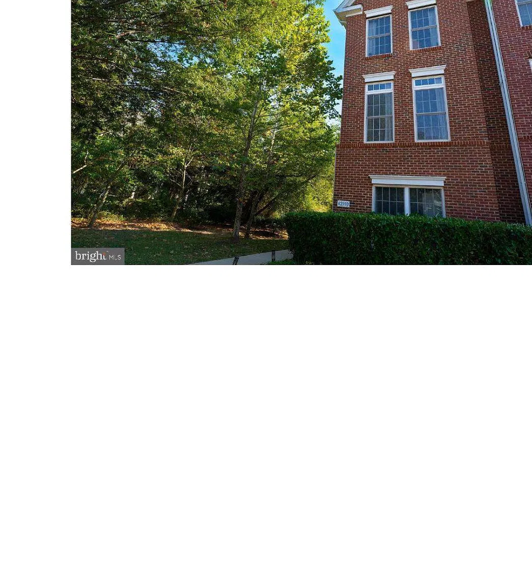3 bed, 3.5 bath, 1727 sqft, $2,900 — Photo 3