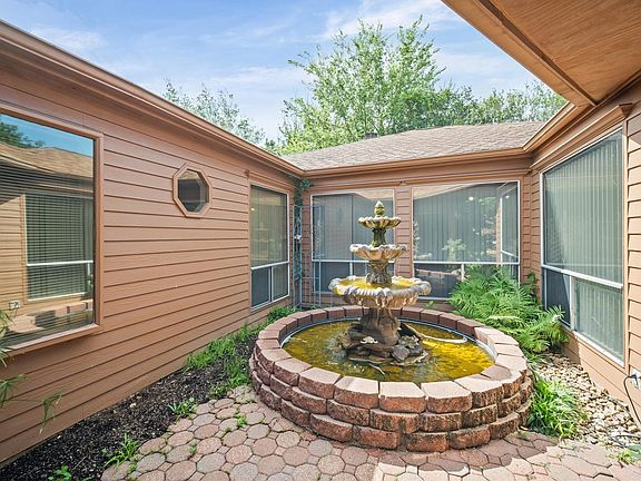 5th image of 6903 Bullinger Dr