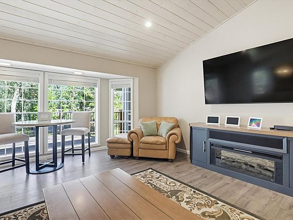 4th image of 20689 Chaparral Cir