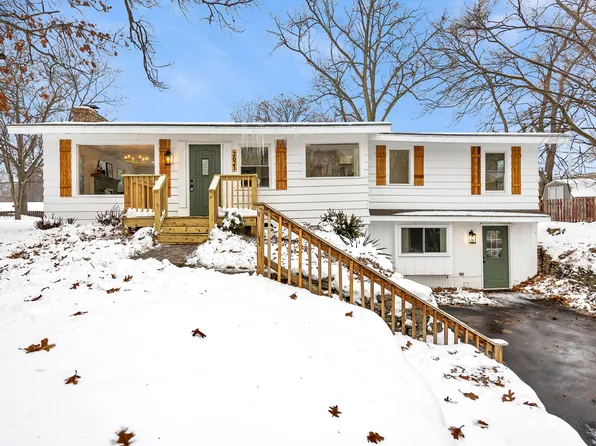 2621 Poe Ave SW, Wyoming, MI 49509