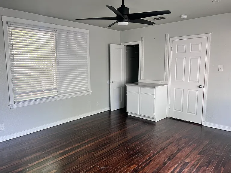 2560 S University Dr — Photo 14