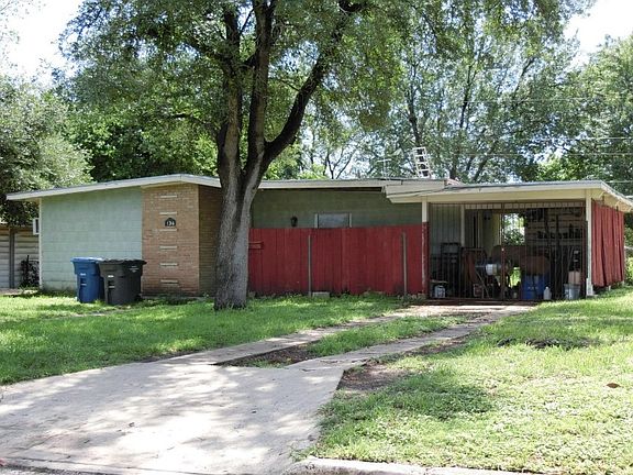 2nd image of 134 Ravenhill Dr
