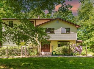 21 Twin Brooks Dr, Chester, NY 10918