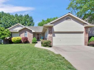 205 S Springwood Dr, Derby, KS 67037