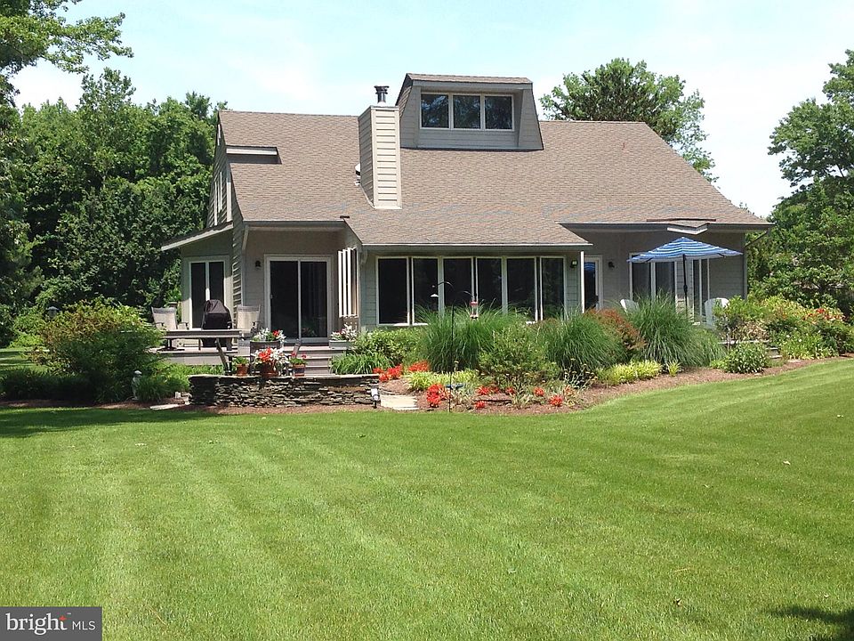 1st image of 4 Eagle Ct