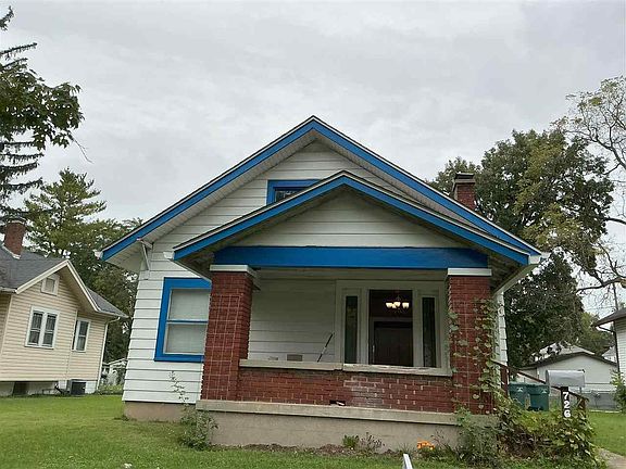 2nd image of 726 SW A St