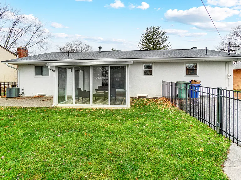 3592 Delamere Ave — Photo 39