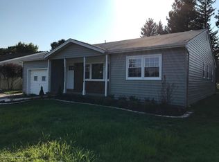5 Basset Dr, Toms River, NJ 08757