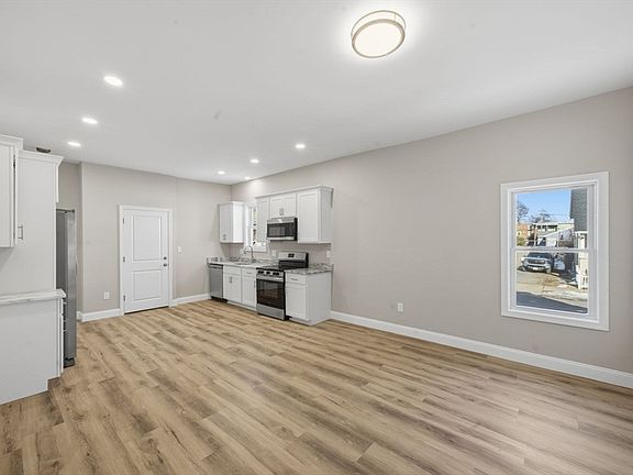 2nd image of 1 Clough St Floor 1