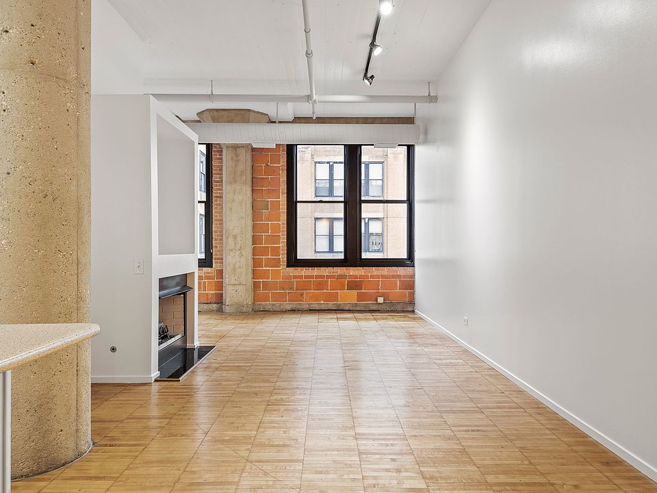1st image of 728 W Jackson Blvd APT 1109