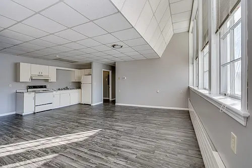 44 Riverside Dr Photo 1