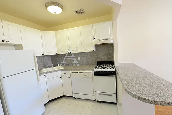 Rented by Peter Ashe | media 2