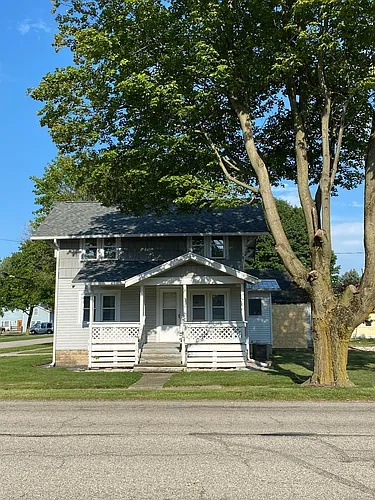 410 S Center St Photo 1