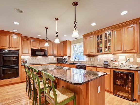 4th image of 206 Imperial Dr