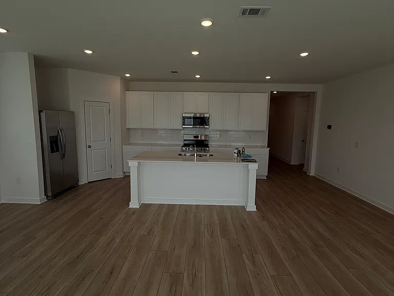 3910 Puerto St — Photo 8
