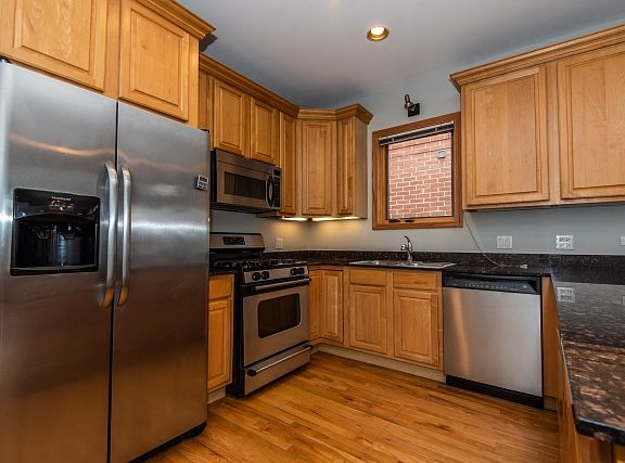 4th image of 4653 N Magnolia Ave APT 3S