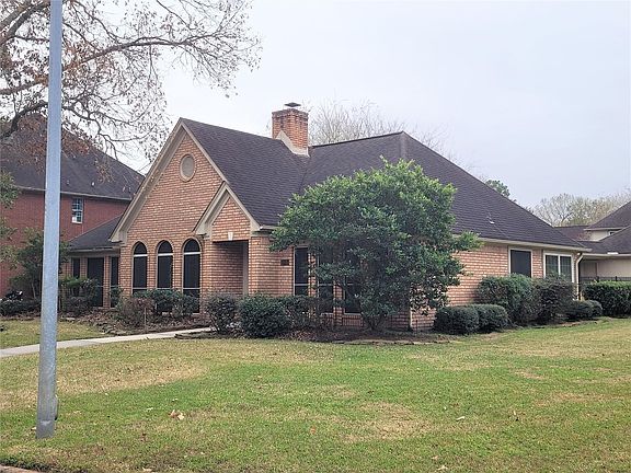 2nd image of 19435 Cluster Oaks Dr