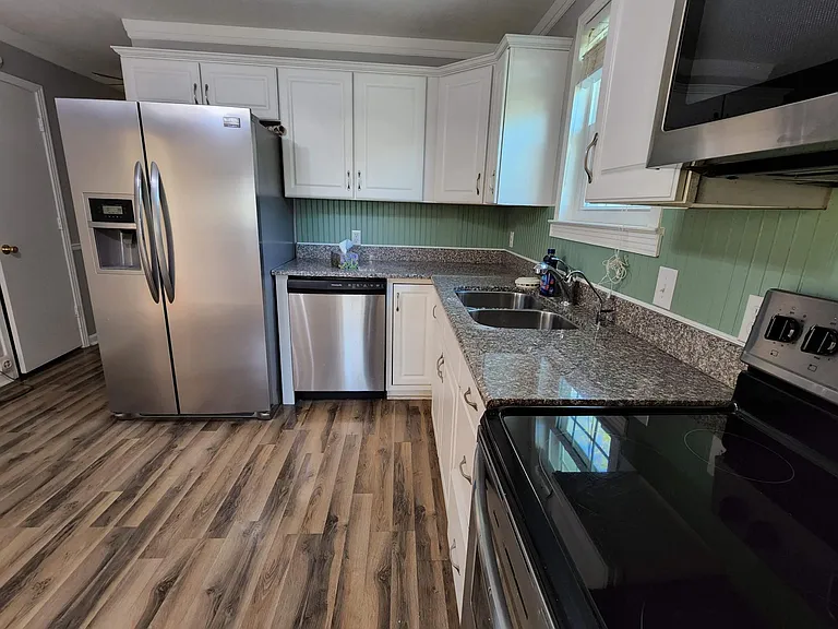1129 S Maple St — Photo 6