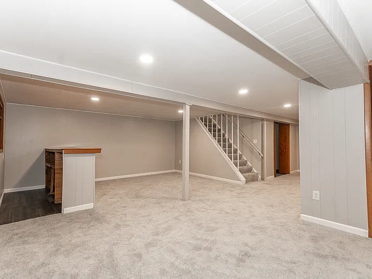 437 Elizabeth St — Photo 8
