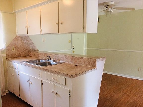 4th image of 5800 Eureka Dr #A
