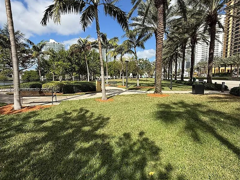 456 Poinciana Dr #1620 — Photo 35