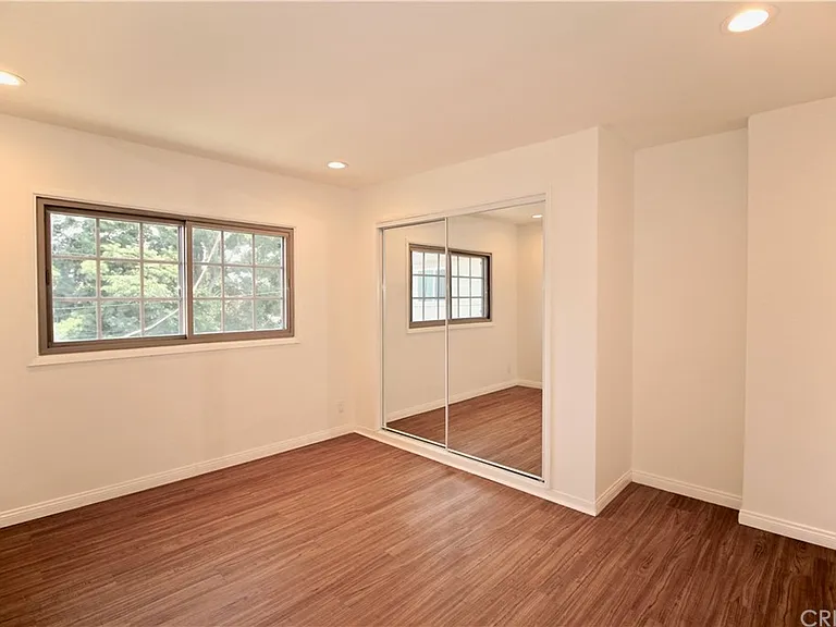 6951 Simpson Ave #10 — Photo 14