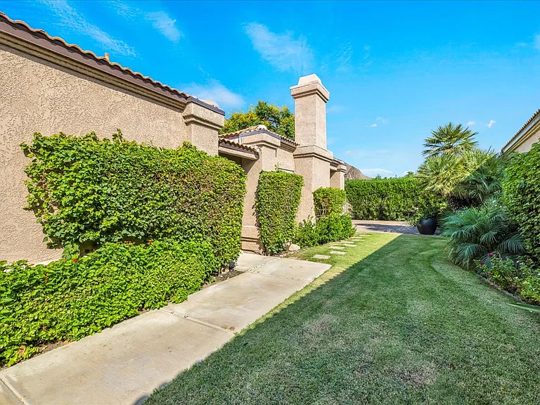 48137 Vista Cielo — Photo 10