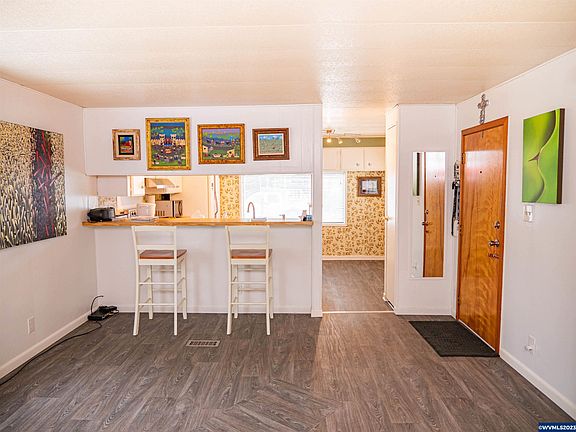 5th image of 277 NE Conifer Blvd Unit 95