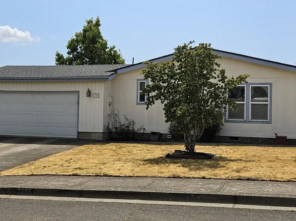 3395 Lake Vanessa Cir NW, Salem, OR 97304