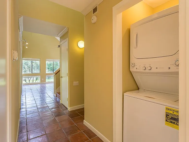 2349 Albans Rd — Photo 10