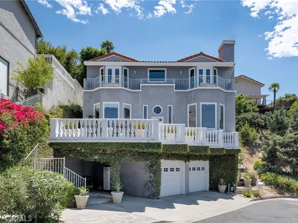 21041 Bandera St, Woodland Hills, CA 91364