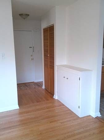 2nd image of 2202 N Cambridge Ave APT 04
