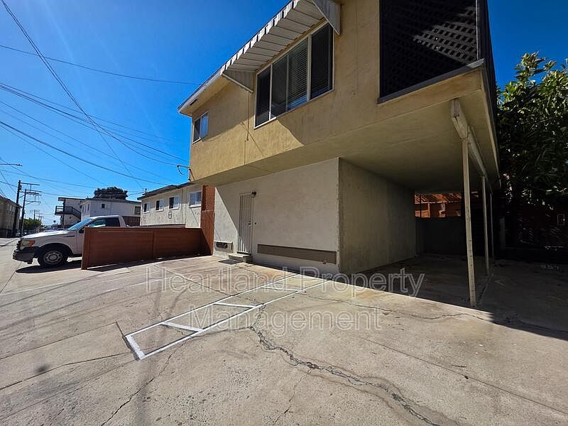 1st image of 855.5 Agate St