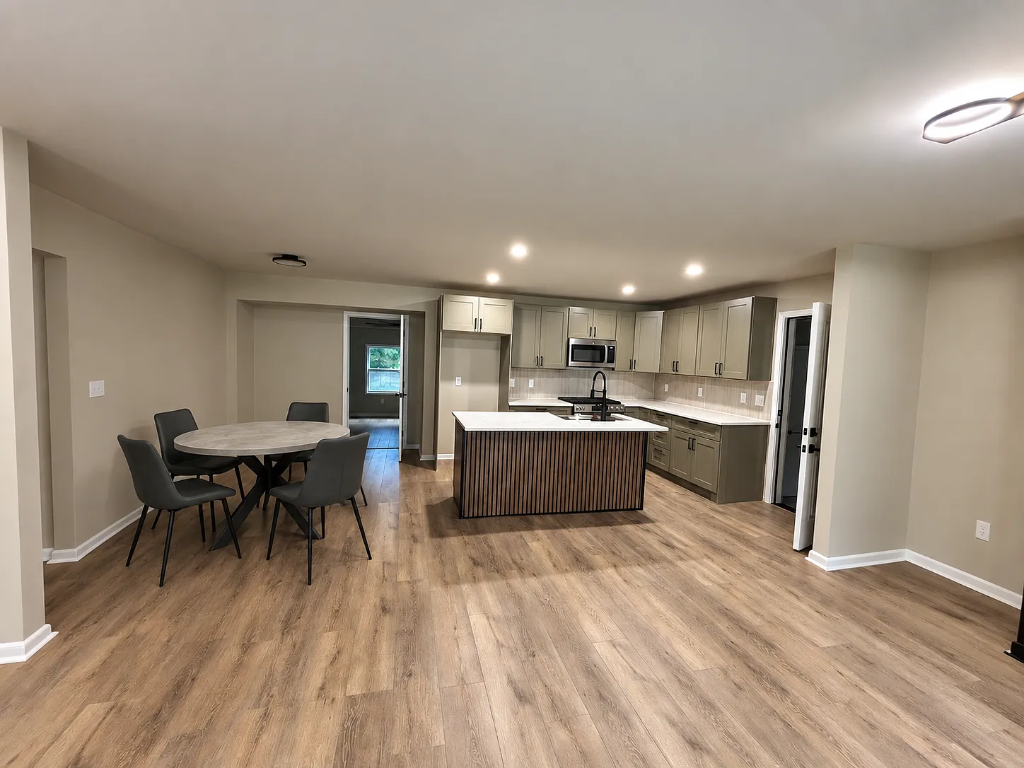 White Blvd SW, Mableton — Photo 4