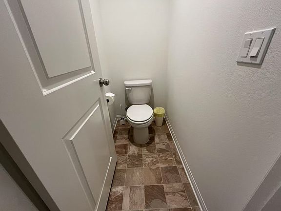4th image of 8538 Anthony St