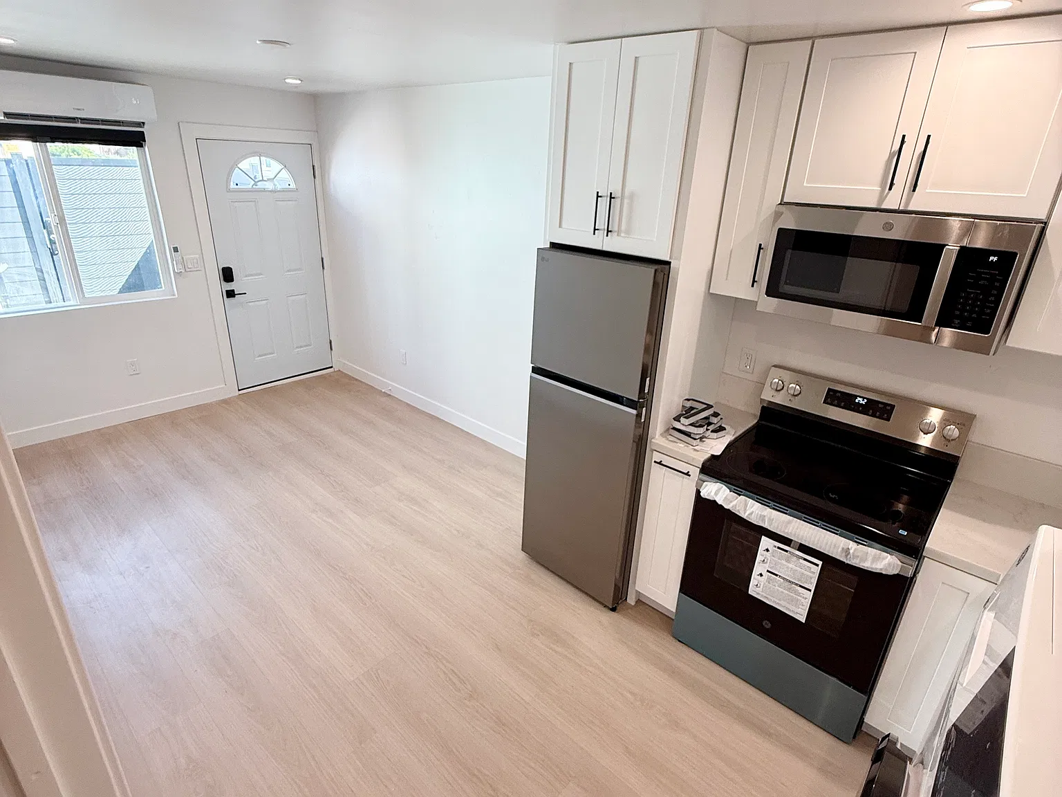 1 bed, 405 sqft, $2,600 — Photo 4