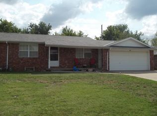 39 E Huntington Rd, Augusta, KS 67010