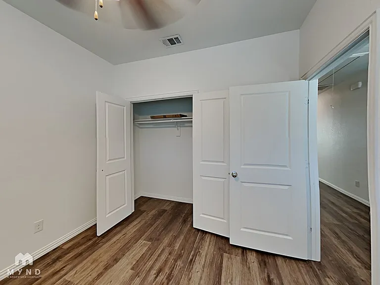 3265 Karen St — Photo 10