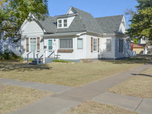 1020 E 8th Ave, Winfield, KS 67156