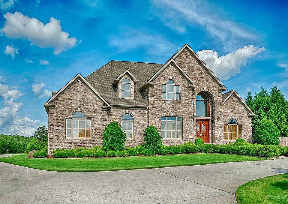 Gorgeous home in Harvest