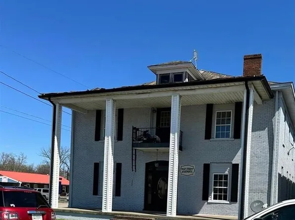 102 E 2nd St, Russellville, KY 42276