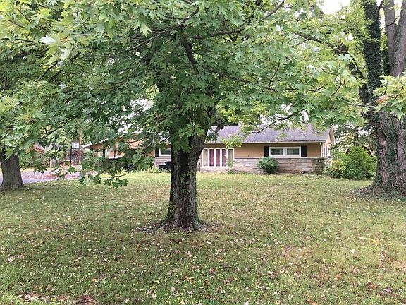 2nd image of 1855 Argyle Dr